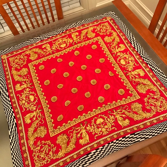 Accessories - Large silk scarf